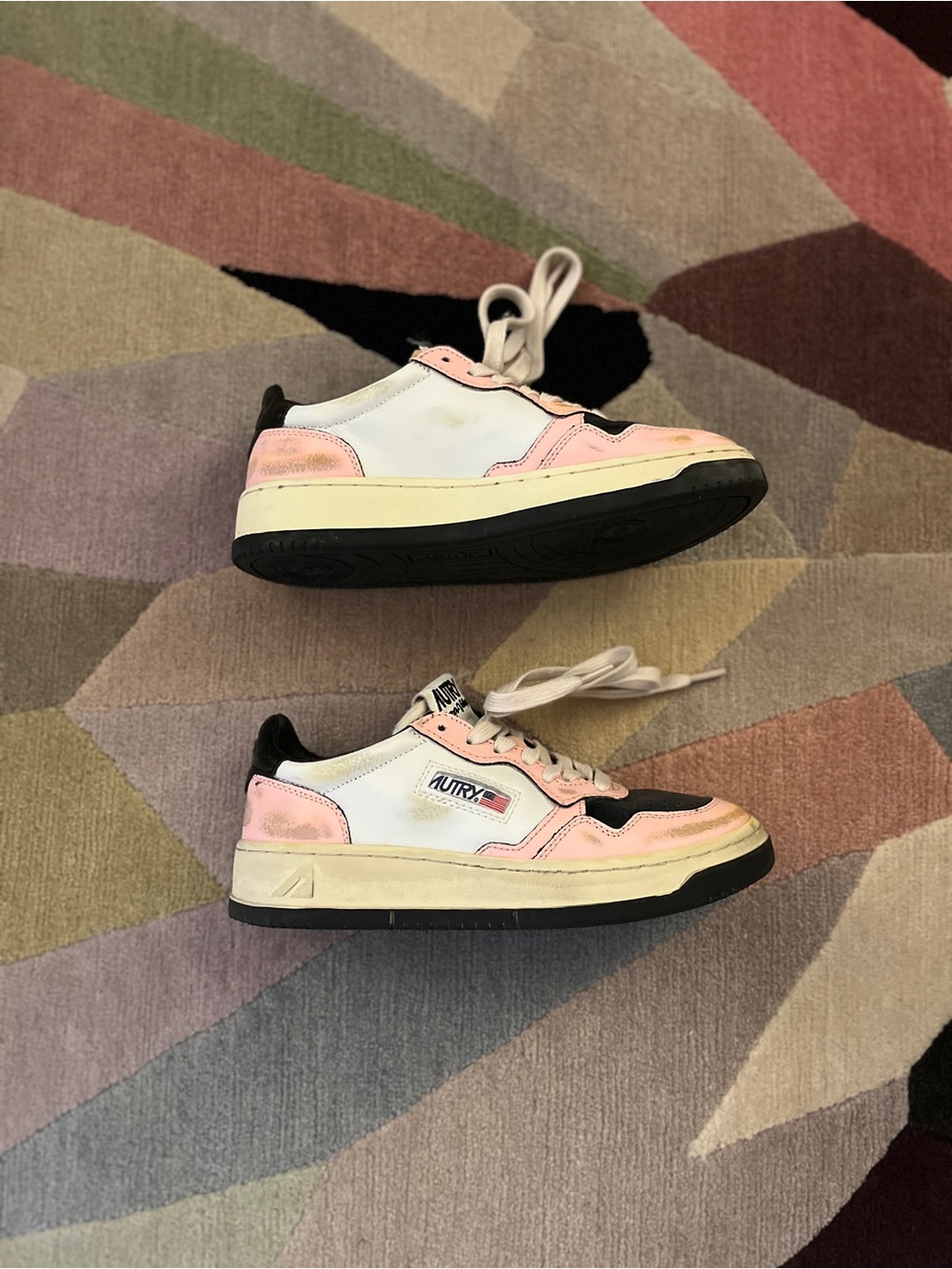 Autry Medalist Low Super Vintage Sneaker - Picture 4 of 11